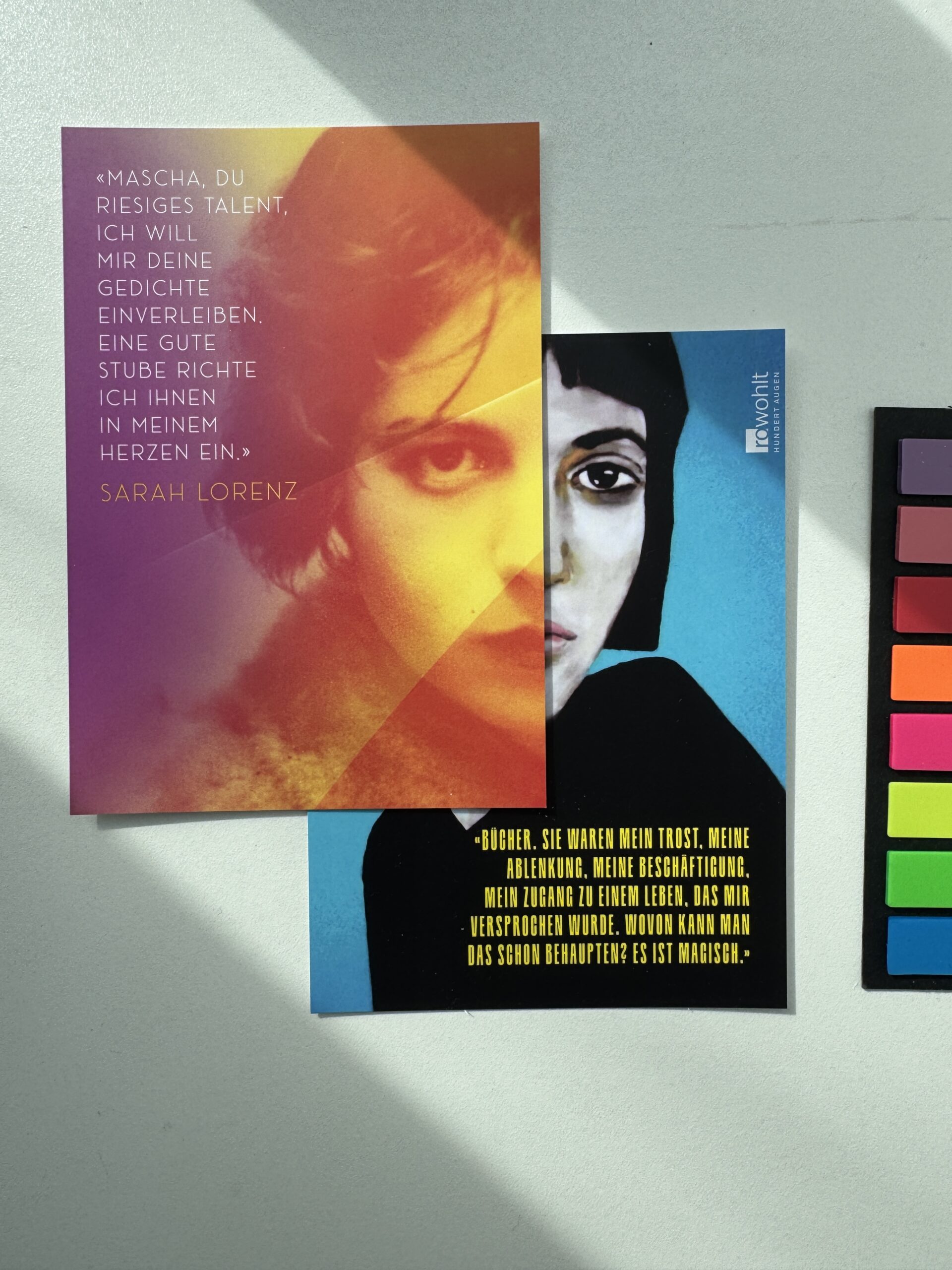 Postkarten, die zum einen Mascha Kaléko zum anderen das Cover von Sarah Lorenz' Buch zeigen